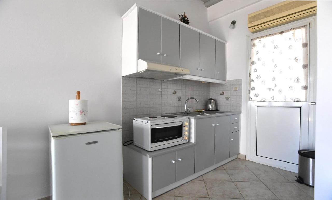 Nostos Beachfront Apartments & Studios Agios Ioannis  Exterior photo